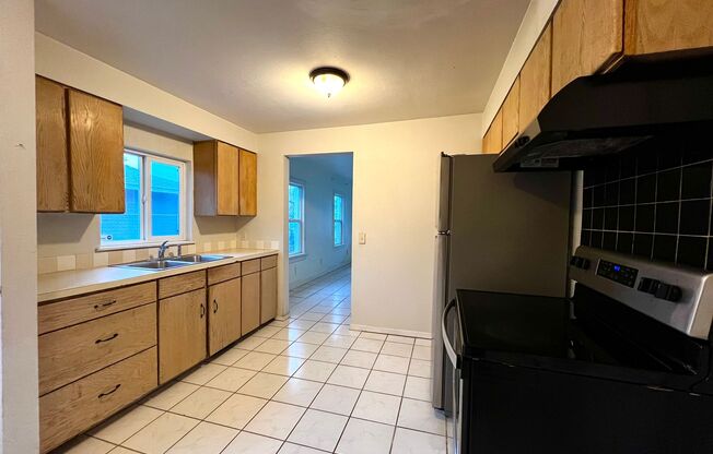 3 beds, 1 bath, $1,350