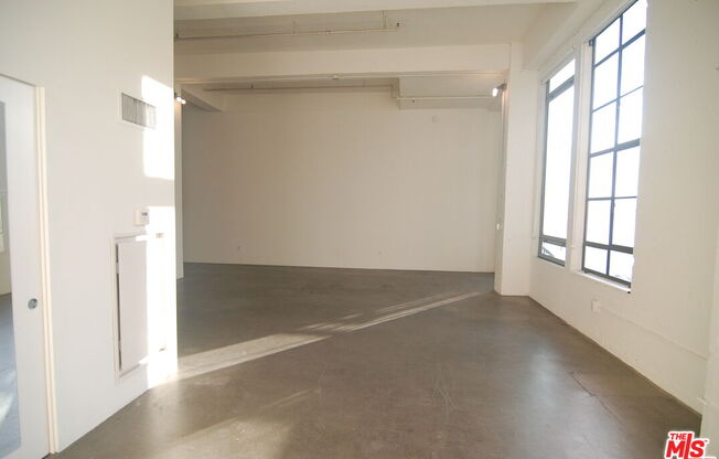 1 bed, 1 bath, 1,190 sqft, $3,200, Unit 310