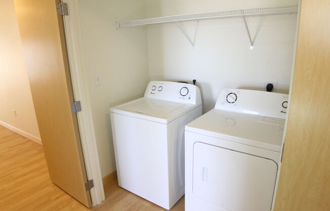 2 beds, 1 bath, 979 sqft, $1,005