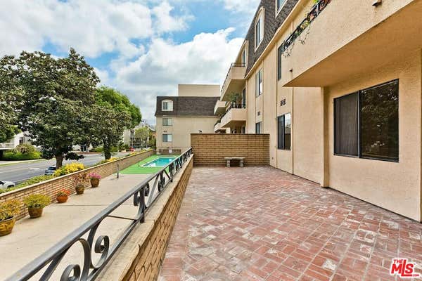 1201 ROXBURY DR