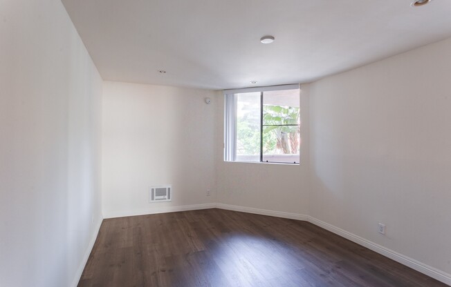 2 beds, 2 baths, 918 sqft, $3,595, Unit 101