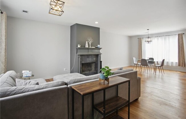 151 FULTON ST SE