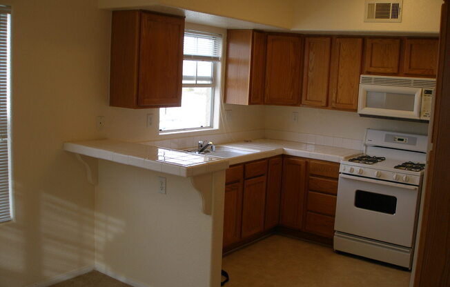 Henderson two bedroom unit for only $1295!