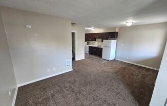 2 beds, 1 bath, $1,195, Unit 180