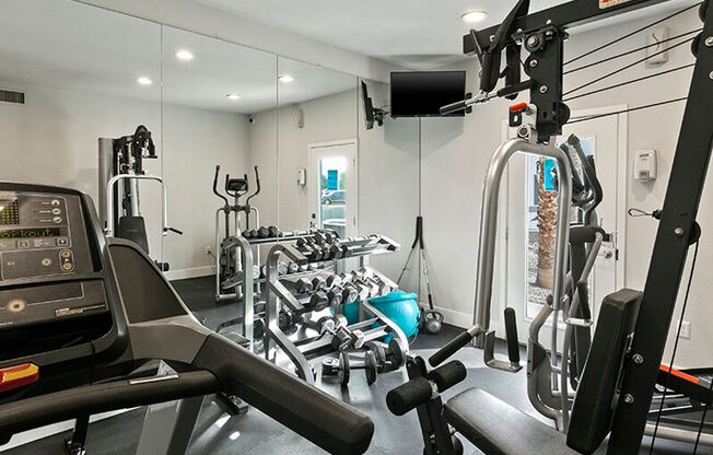 2 beds, 2 baths, $1,575, Unit 221