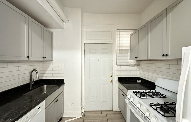 1319 5 W ESTES