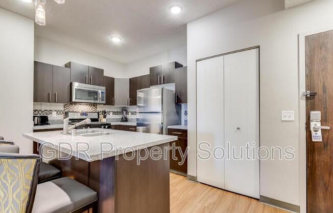 950 4 ST NW