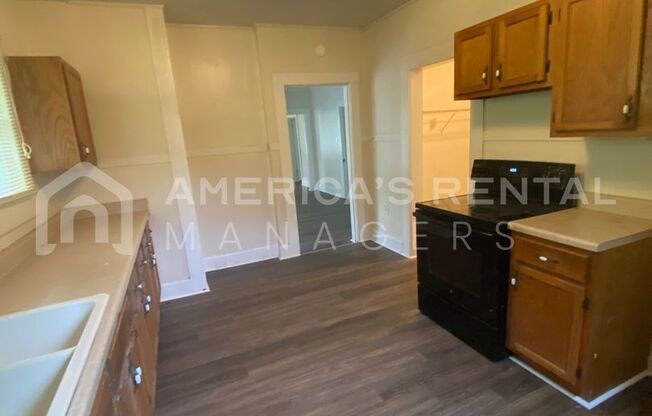 3 beds, 1 bath, $995