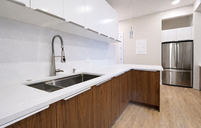 2 beds, 1 bath, 686 sqft, $4,400, Unit 2F