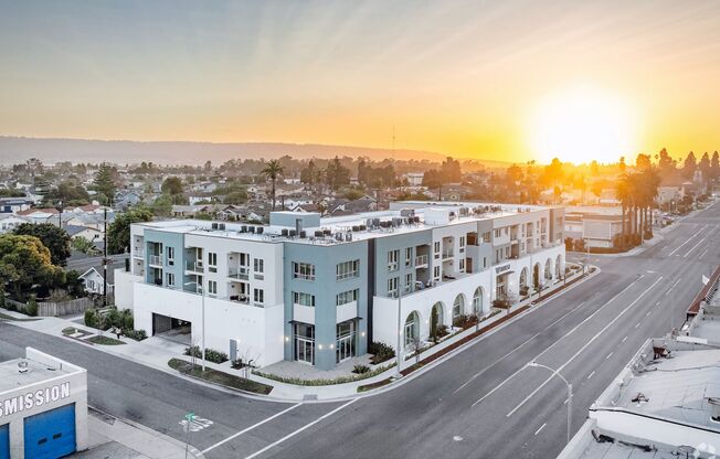 Studio, 1 bath, 569 sqft, $2,650, Unit Unit 305