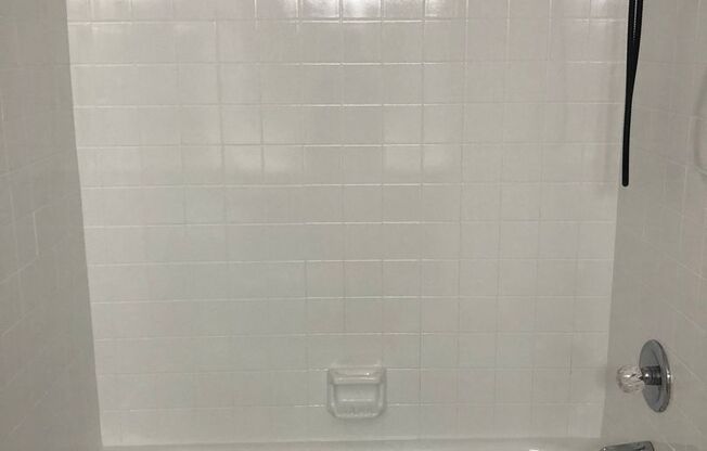 2 beds, 2 baths, 1,042 sqft, $1,474, Unit 5801B