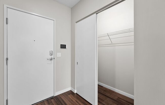 1 bed, 1 bath, 705 sqft, $1,350, Unit 518