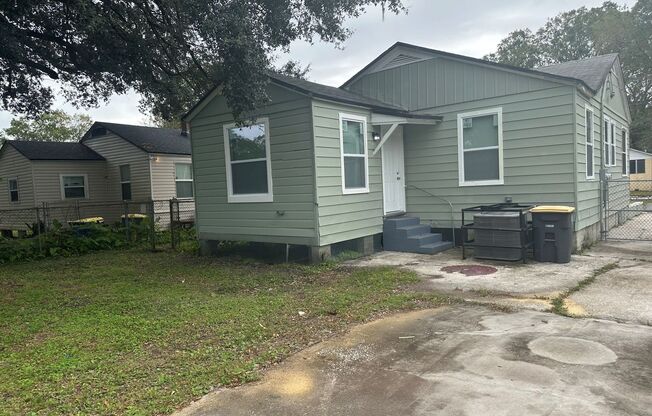 3 beds, 1 bath, $1,300