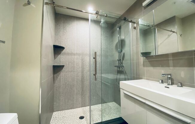 2 beds, 2 baths, 700 sqft, $2,900, Unit 407