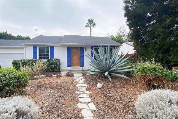 2 beds, 1 bath, 926 sqft, $3,200