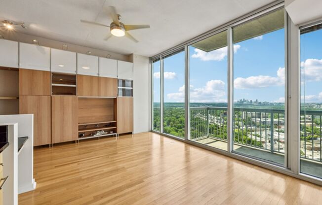 Spacious 1 Bedroom Condo in Heart of Buckhead with Stunning Downtown Views!