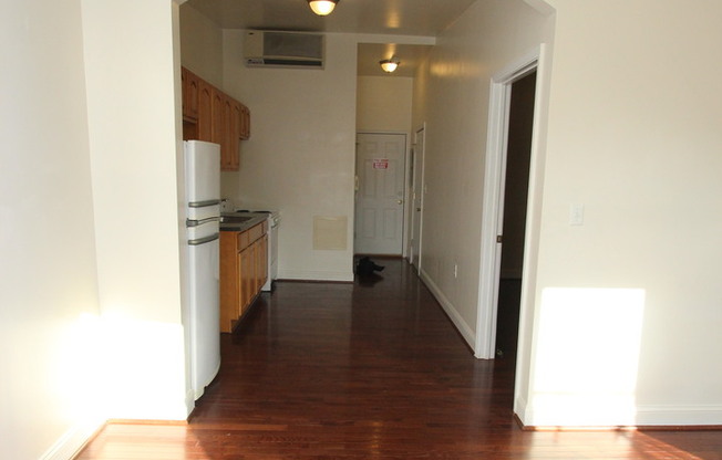 1 bed, 1 bath, 10 sqft, $1,050, Unit #9