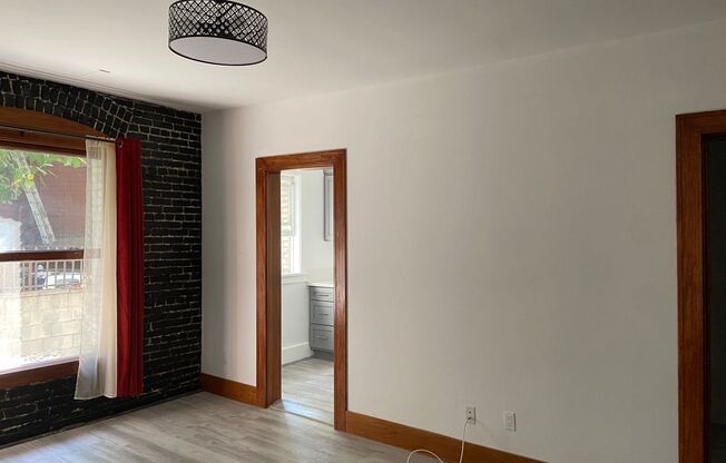 Studio, 1 bath, 325 sqft, $1,475, Unit I206