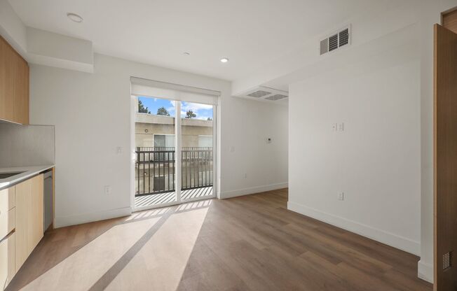 1 bed, 1 bath, 445 sqft, $2,500, Unit 406