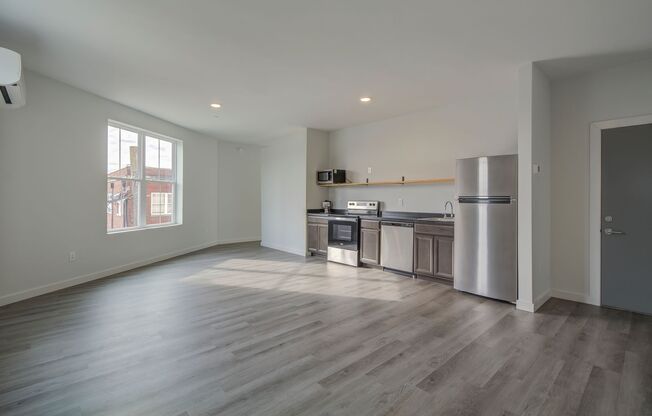 1 bed, 1 bath, 629 sqft, $1,095, Unit 301