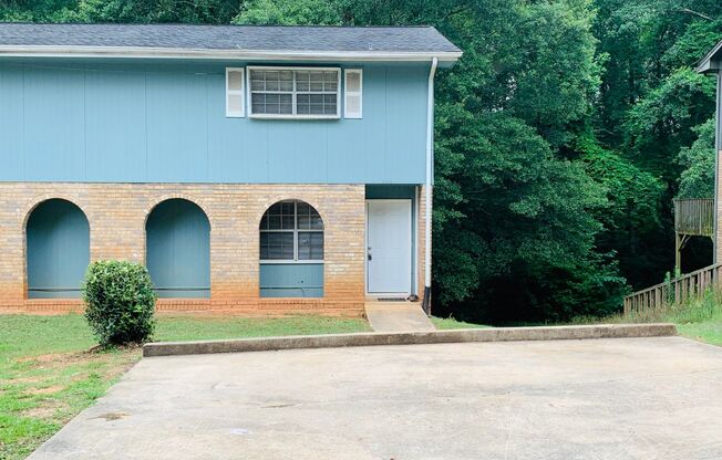 1069 Laurel Lane NW