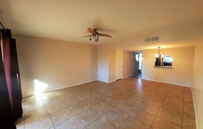 EXCELLENT TOWNHOME IN TEMPE!