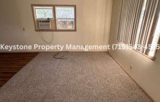 2 beds, 1 bath, $1,100