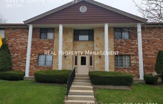 8442 N SERVITE DR