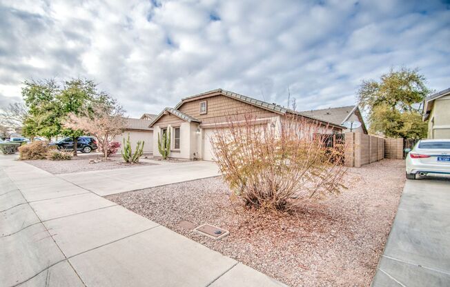 4 Bedroom in Morning Sun!!