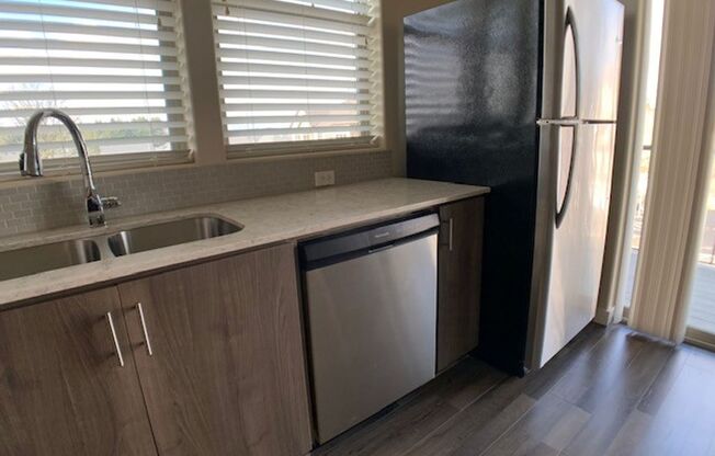 Newer Bethany Condo - 2 bedrooms 2 Baths, 1015 Sq. Ft.