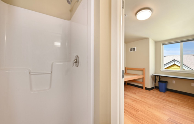 Studio, 1 bath, 175 sqft, $1,184, Unit 4735 21st Ave NE Unit 404 - Unit 404