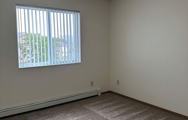 3 beds, 2 baths, 1,008 sqft, $1,250, Unit 1736-309