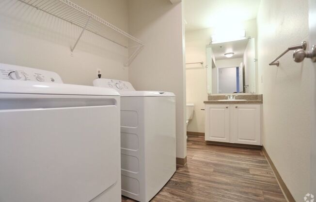 2 beds, 1 bath, 797 sqft, $1,599, Unit 108