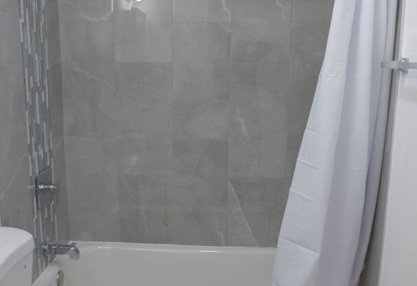 1 bed, 1 bath, 650 sqft, $1,650, Unit 2B