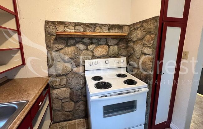 1 bed, 1 bath, 700 sqft, $850, Unit Unit 2