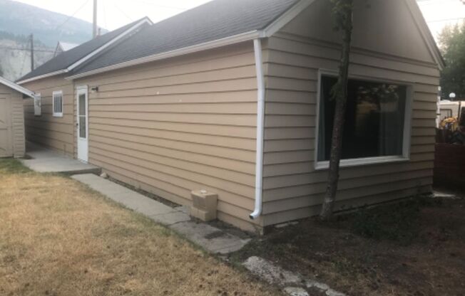 Quiet and secluded 2 bed 1 bath house in Anaconda