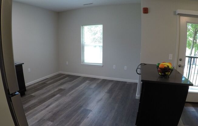 Studio, 1 bath, 469 sqft, $1,550