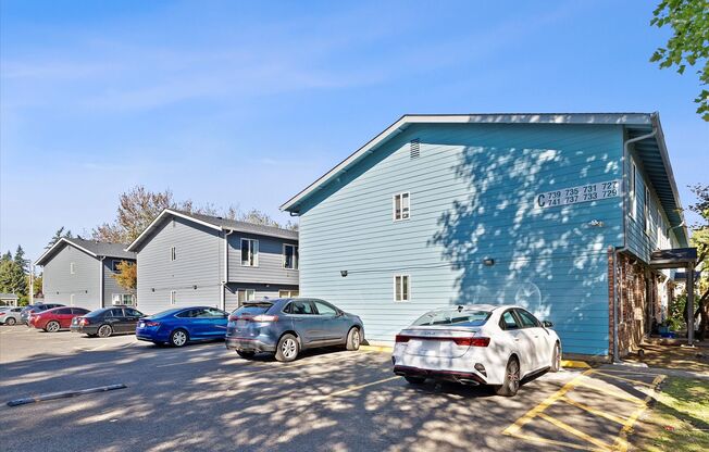 2 beds, 1 bath, 840 sqft, $1,350, Unit 695