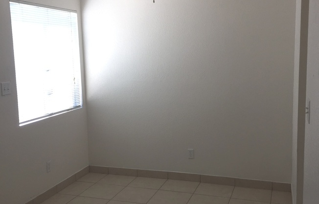 2 beds, 1.5 baths, 970 sqft, $1,225