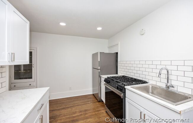 2 beds, 1 bath, 950 sqft, $1,675, Unit Unit 03