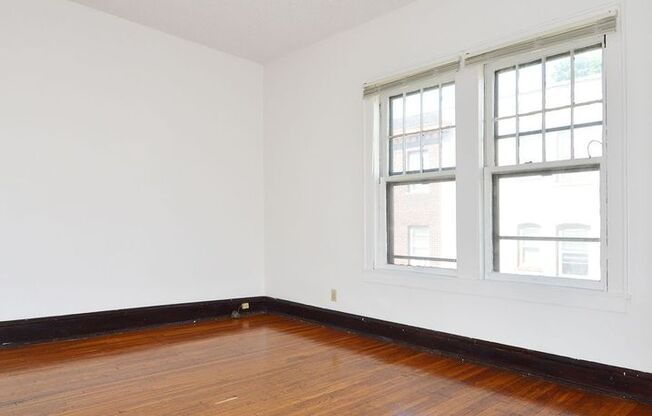 1 bed, 1 bath, 425 sqft, $955, Unit 7 - 36