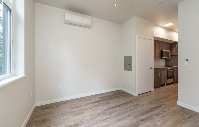 Studio, 1 bath, 345 sqft, $1,225, Unit 303