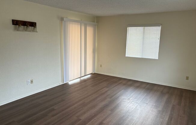 2 beds, 1 bath, $1,250