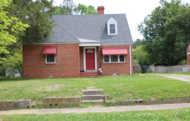 Lovely Brick Home in Established Neighborhood!