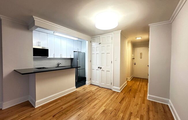 Studio, 1 bath, $4,095, Unit 4G