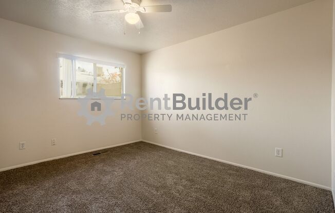 2 beds, 1 bath, 750 sqft, $1,095, Unit Unit 2-B