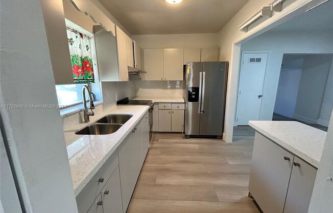 2 beds, 1 bath, 1,836 sqft, $3,200, Unit 201 E 43rd St unit 0 (A11702945)