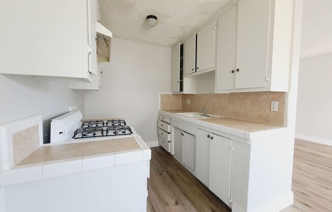 DNA Apartments 13425 Vanowen LLC