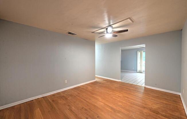 2138 LYNBROOK LN