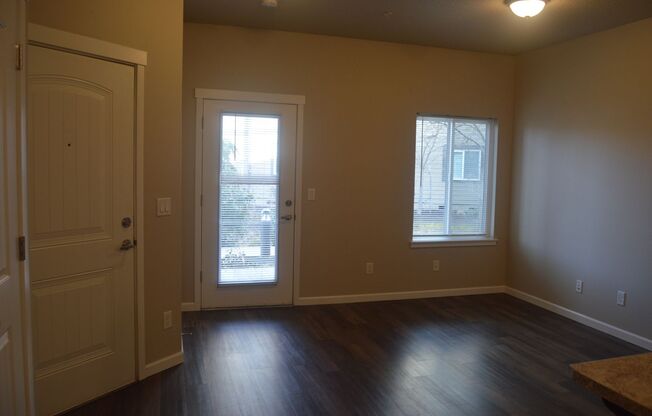 1 bed, 1 bath, 707 sqft, $1,300, Unit 1540 Unit #132